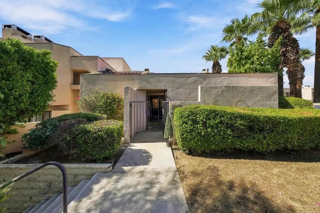 464 Village Square E, Palm Springs, CA — listing photo 1