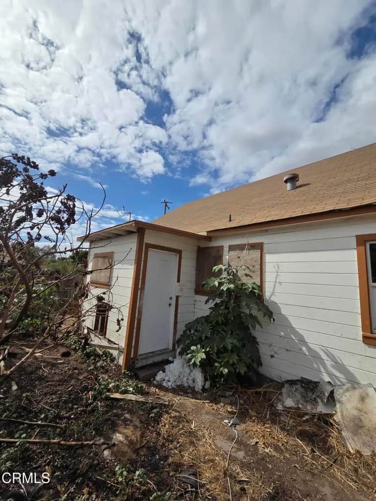 890 W Telegraph Road, Santa Paula, CA — listing photo 1