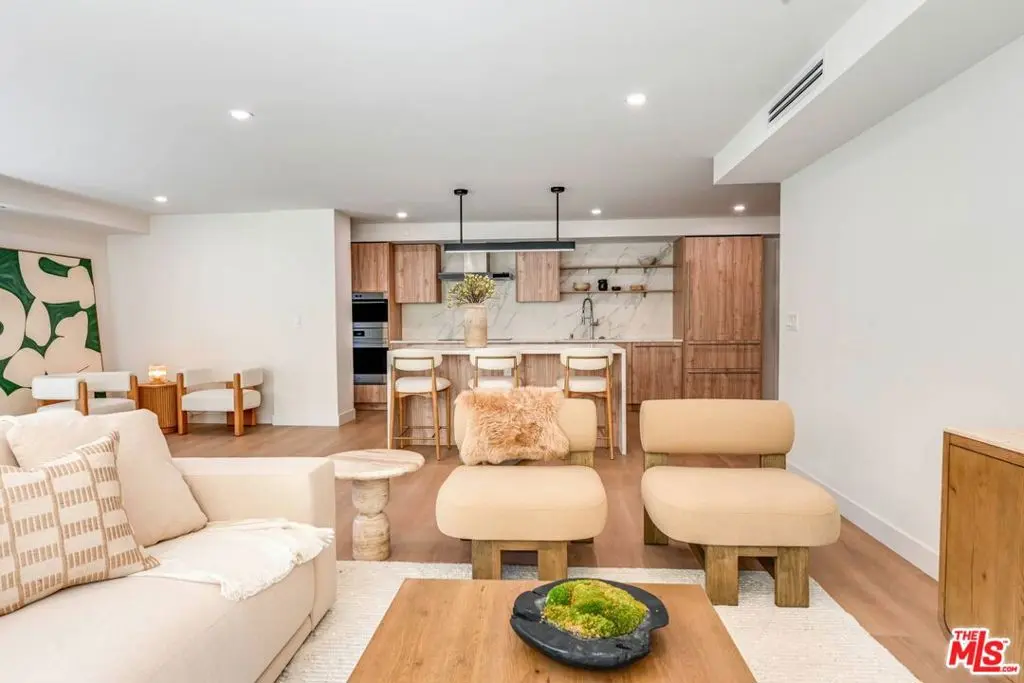 350 N Palm Drive 101, Beverly Hills, CA — listing photo 1