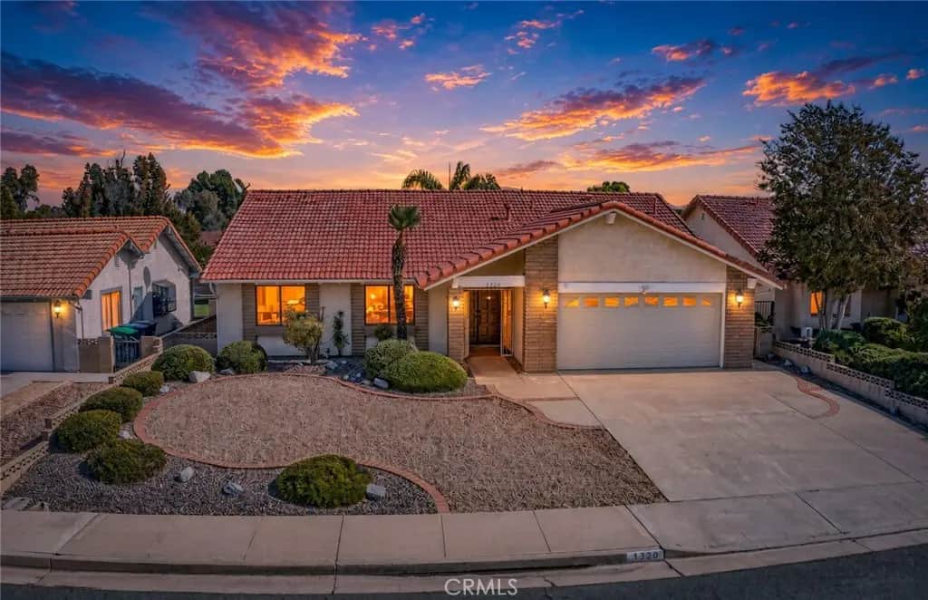 1320 Hickory, Hemet, CA — listing photo 1