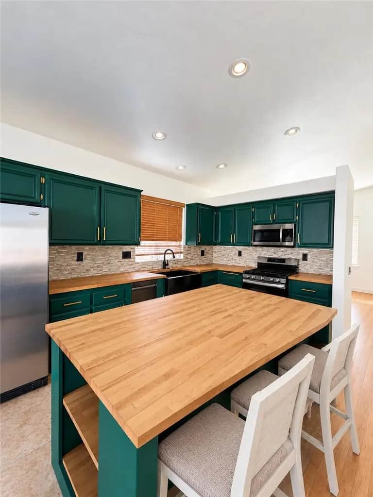 22686 Hannah Court, Corona, CA — listing photo 1