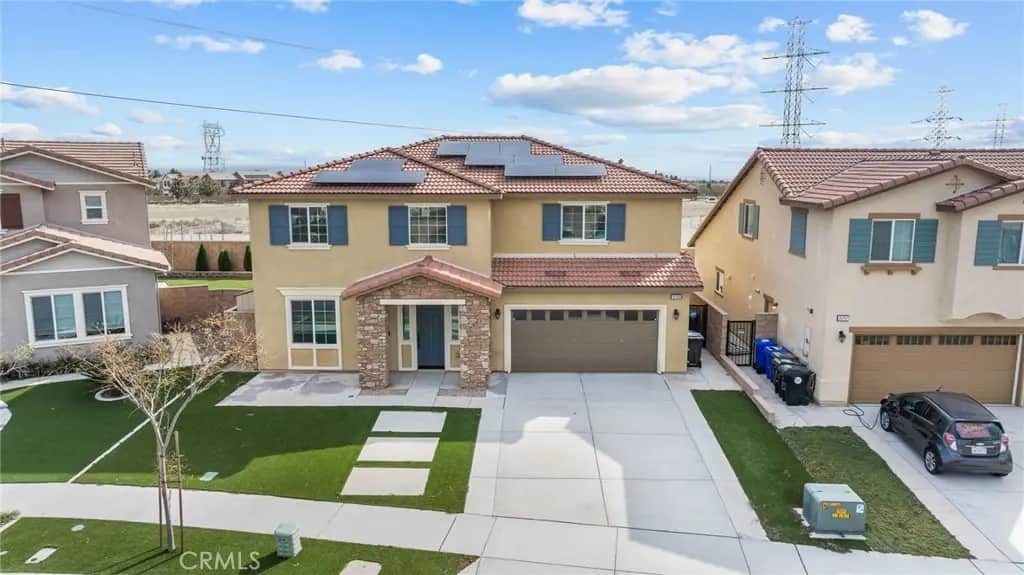 15765 Kings Peak, Fontana, CA — listing photo 1