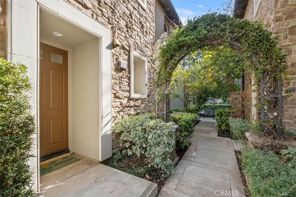157 Roadrunner, Irvine, CA — listing photo 1