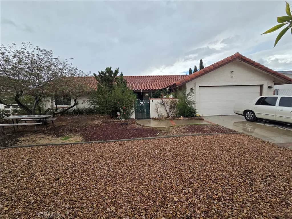 19155 Bay Meadows, Apple Valley, CA — listing photo 1