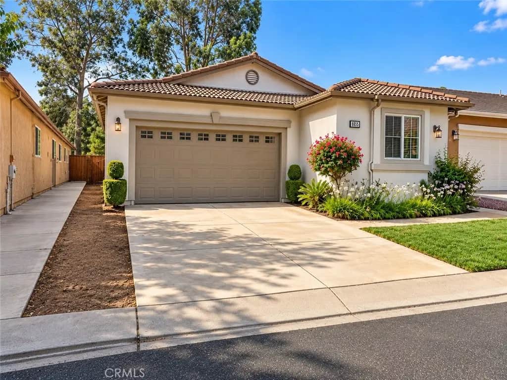 8655 Stephenson Lane, Hemet, CA — listing photo 1