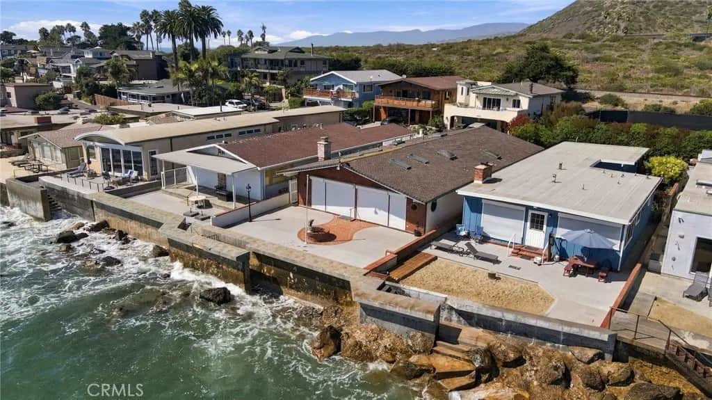 4136 Pacific Coast Highway, Ventura, CA — listing photo 1