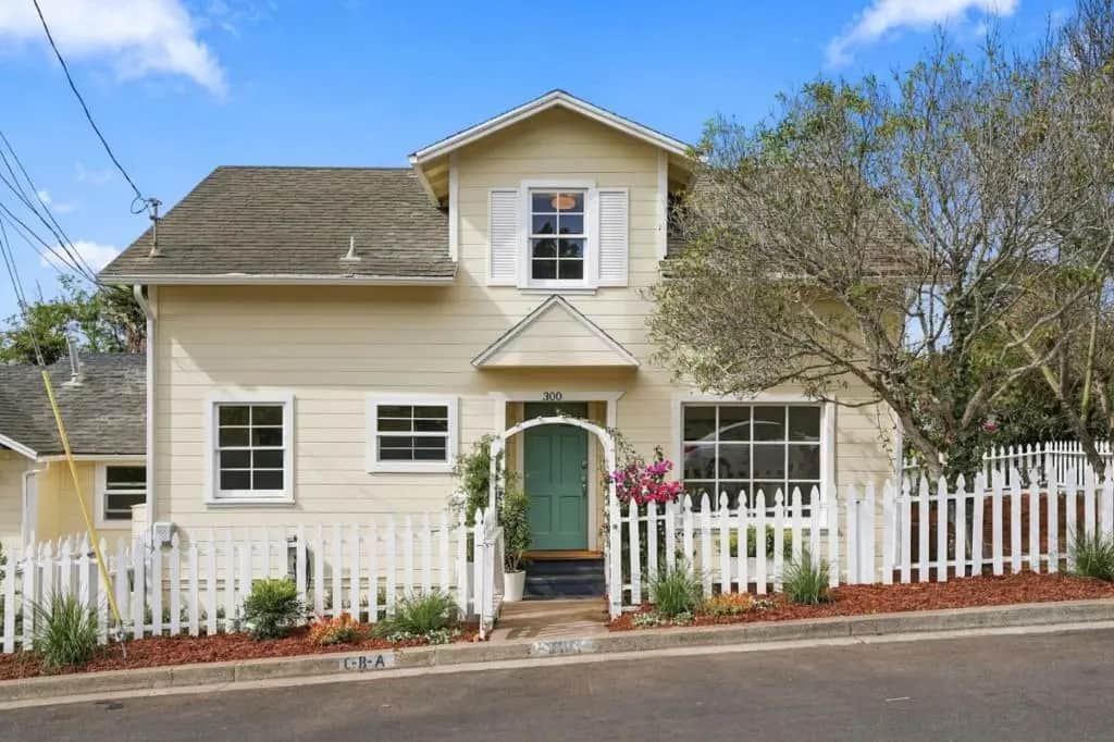 300 Fremont Avenue, Pacifica, CA — listing photo 1