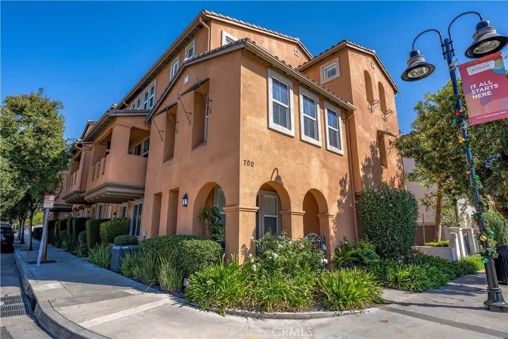 700 #102 S San Fernando Boulevard, Burbank, CA — listing photo 1