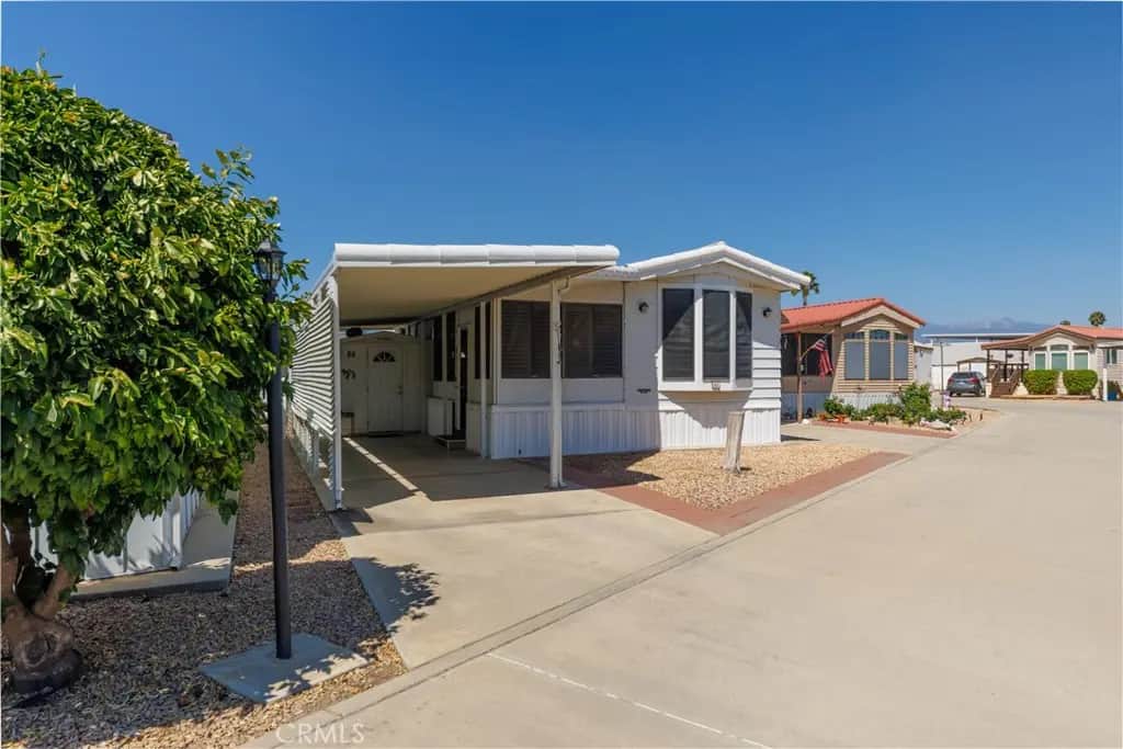 1295 S Cawston Avenue 86, Hemet, CA — listing photo 1