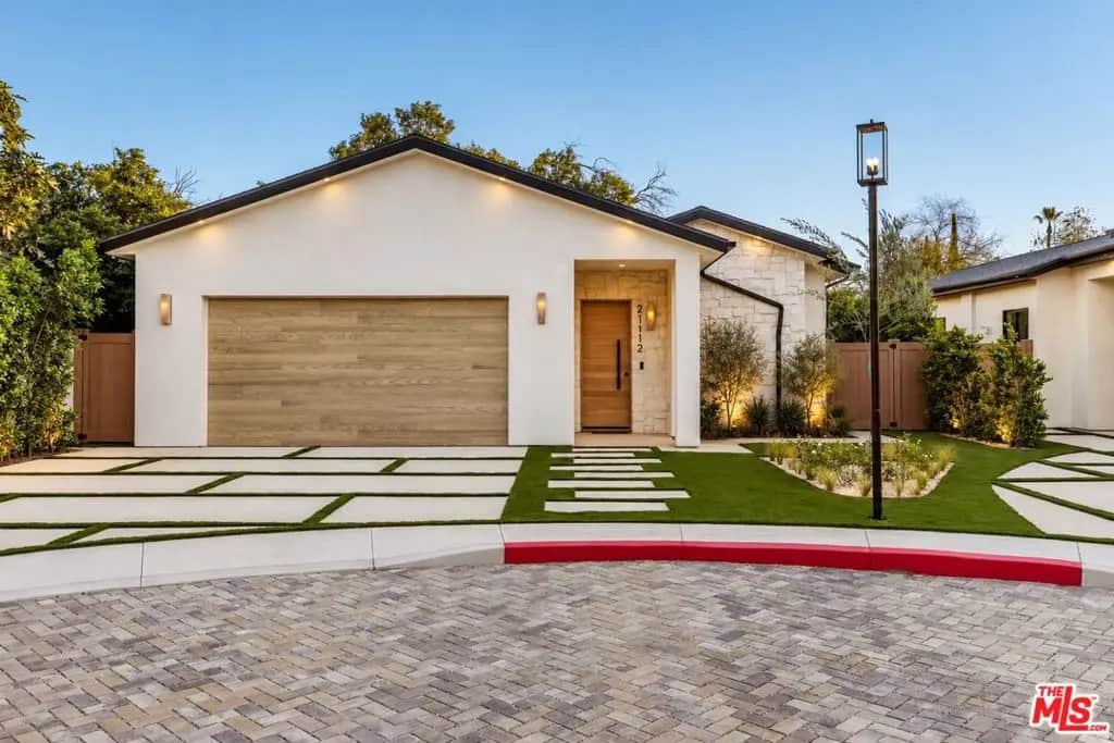 21112 Chase Street, Canoga Park, CA — listing photo 1