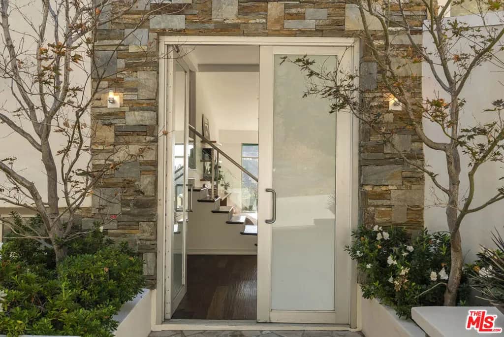 9222 Kinglet Drive, Los Angeles, CA — listing photo 1