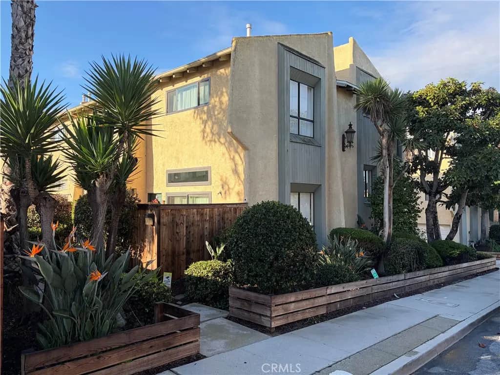 2520 Ruhland Avenue B, Redondo Beach, CA — listing photo 1