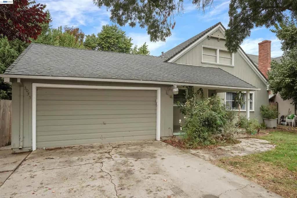 3055 Country Club Blvd, Stockton, CA — listing photo 1