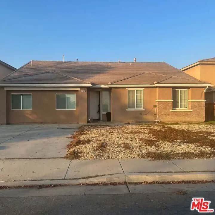 12108 Cactus Flower Avenue B, Bakersfield, CA — listing photo 1