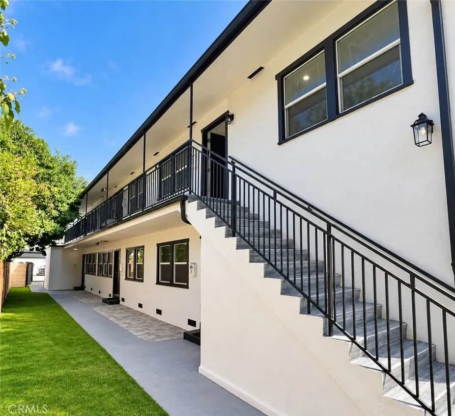 11689 Chandler, Valley Village, CA — listing photo 1