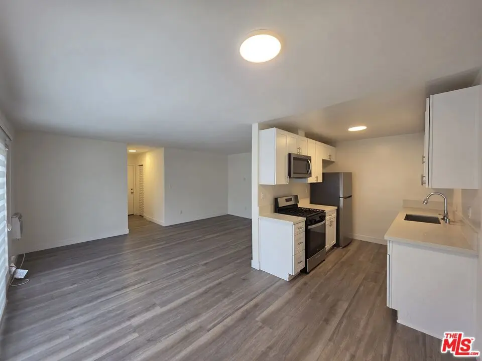 7972 Norton Avenue 7, West Hollywood, CA — listing photo 1