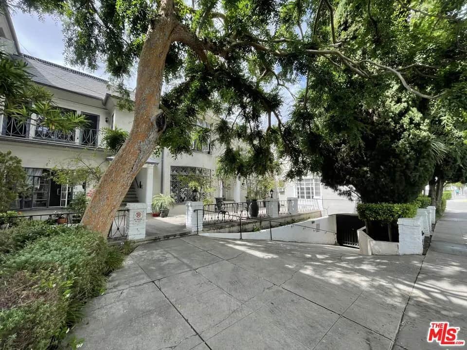 9834 Charleville Boulevard, Beverly Hills, CA — listing photo 1