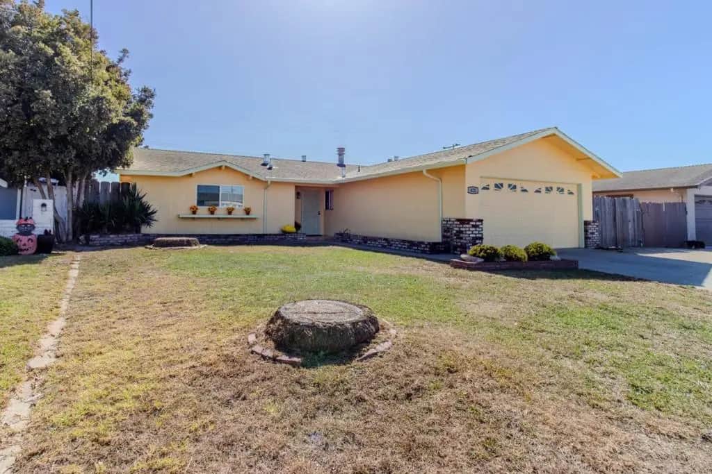 423 Pueblo Drive, Salinas, CA — listing photo 1