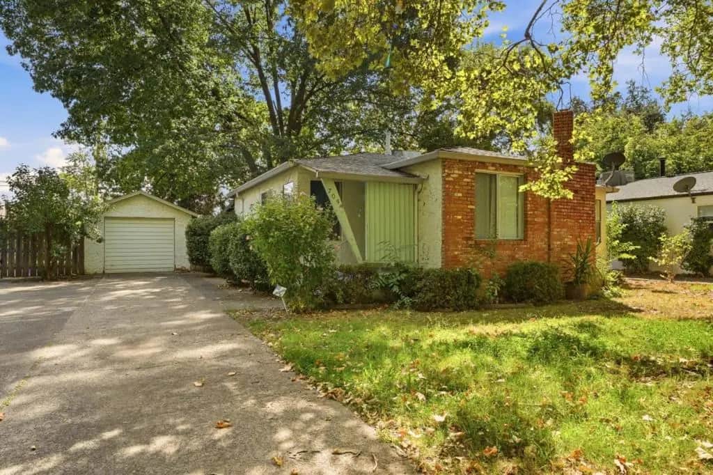 705 Loma Street, Redding, CA — listing photo 1