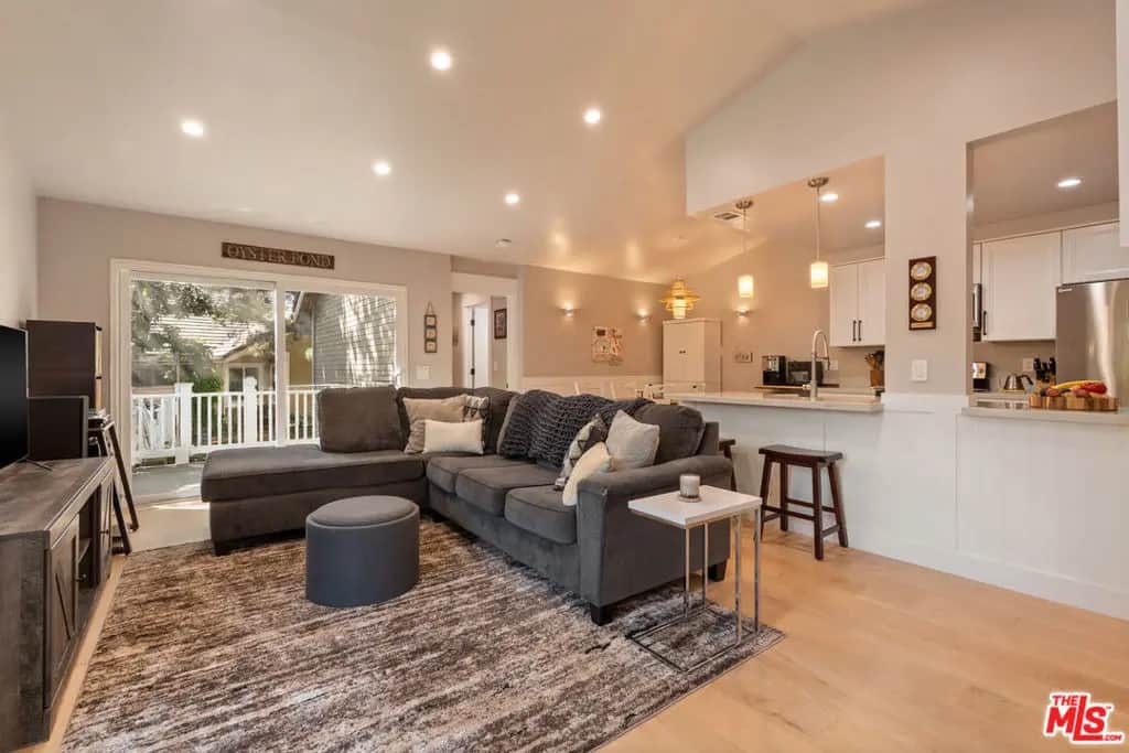8701 Chessington Drive G, Inglewood, CA — listing photo 1