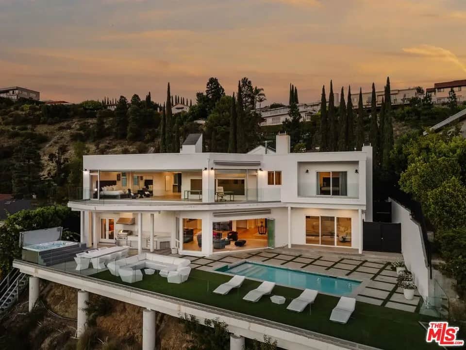 7868 Electra Drive, Los Angeles, CA — listing photo 1