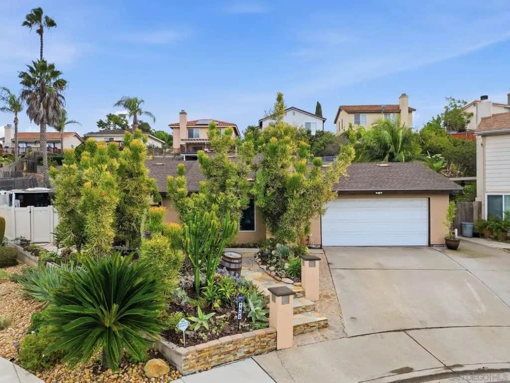 1920 Mclees Ct, Escondido, CA — listing photo 1
