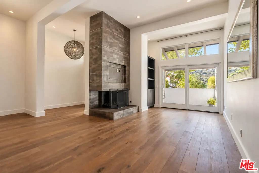 1575 Michael Lane, Pacific Palisades, CA — listing photo 1