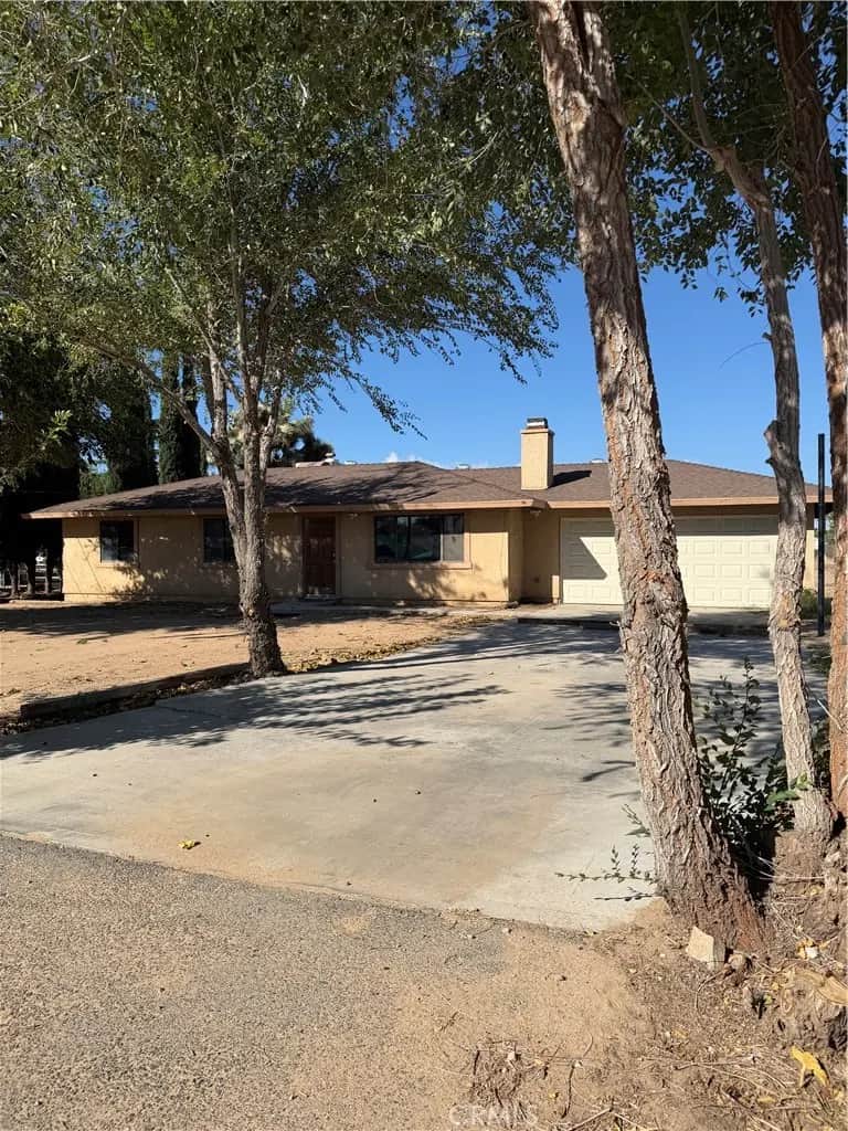 10612 Hawthorne Avenue, Hesperia, CA — listing photo 1