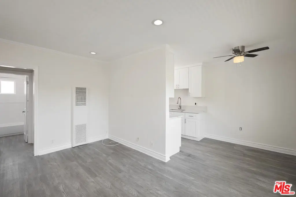 2636 Kansas Avenue 9, Santa Monica, CA — listing photo 1