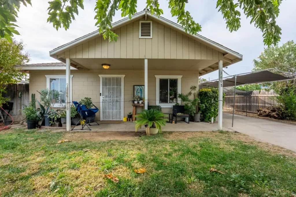 1608 Woodworth Avenue, Modesto, CA — listing photo 1