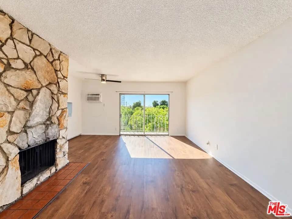 11081 Rose Avenue 19, Los Angeles, CA — listing photo 1