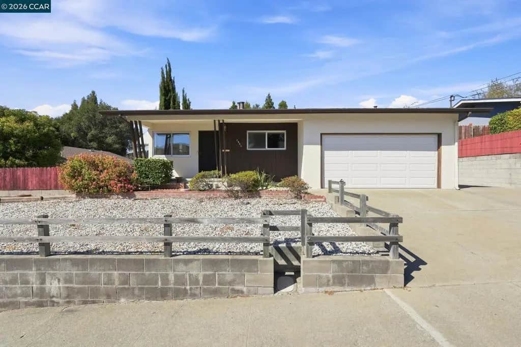 2552 Henry Ave, Pinole, CA — listing photo 1
