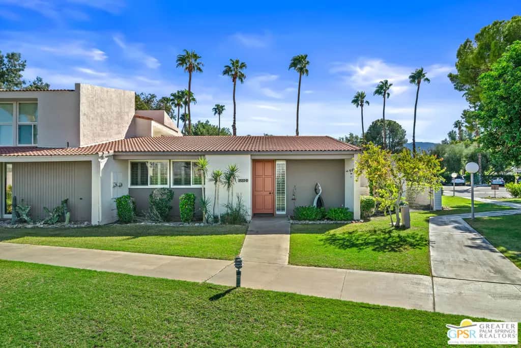 2522 N Whitewater Club Drive D, Palm Springs, CA — listing photo 1