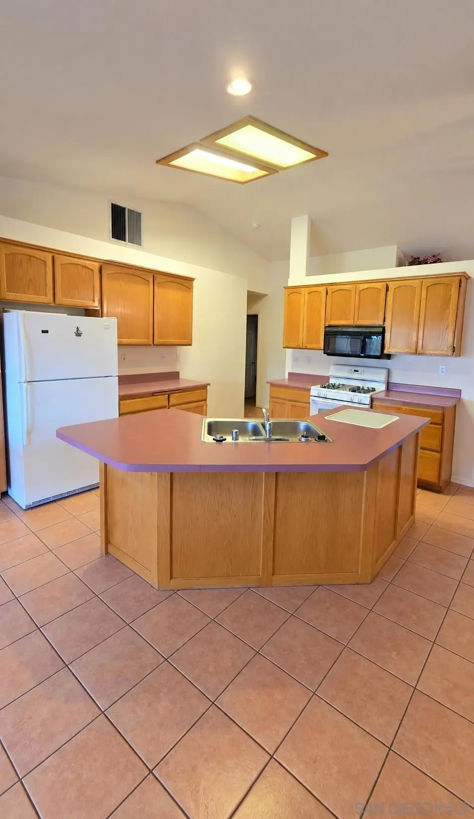 14744 Crofton Ln, Helendale, CA — listing photo 1
