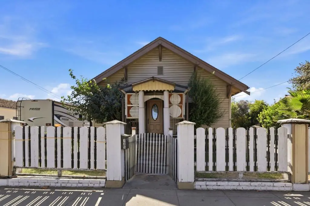 135 Nash Road, Hollister, CA — listing photo 1