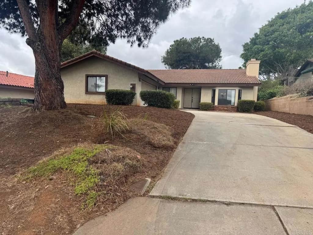 1906 Odell Circle, Vista, CA — listing photo 1