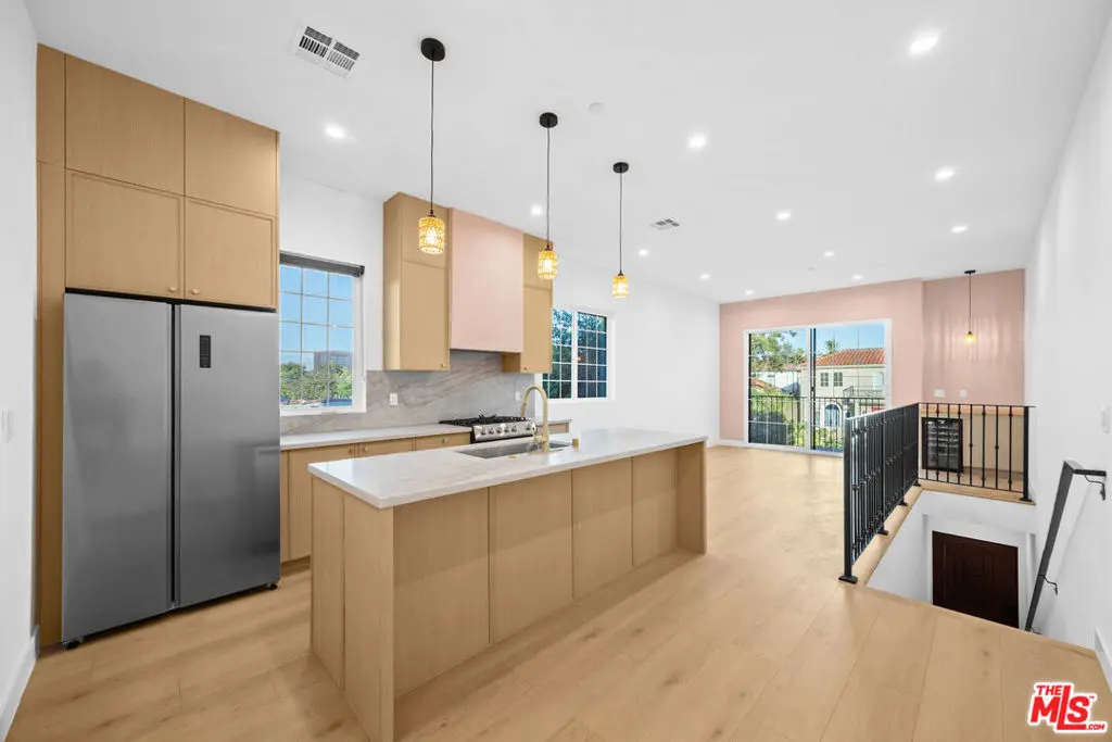 1007 S Citrus Avenue, Los Angeles, CA — listing photo 1