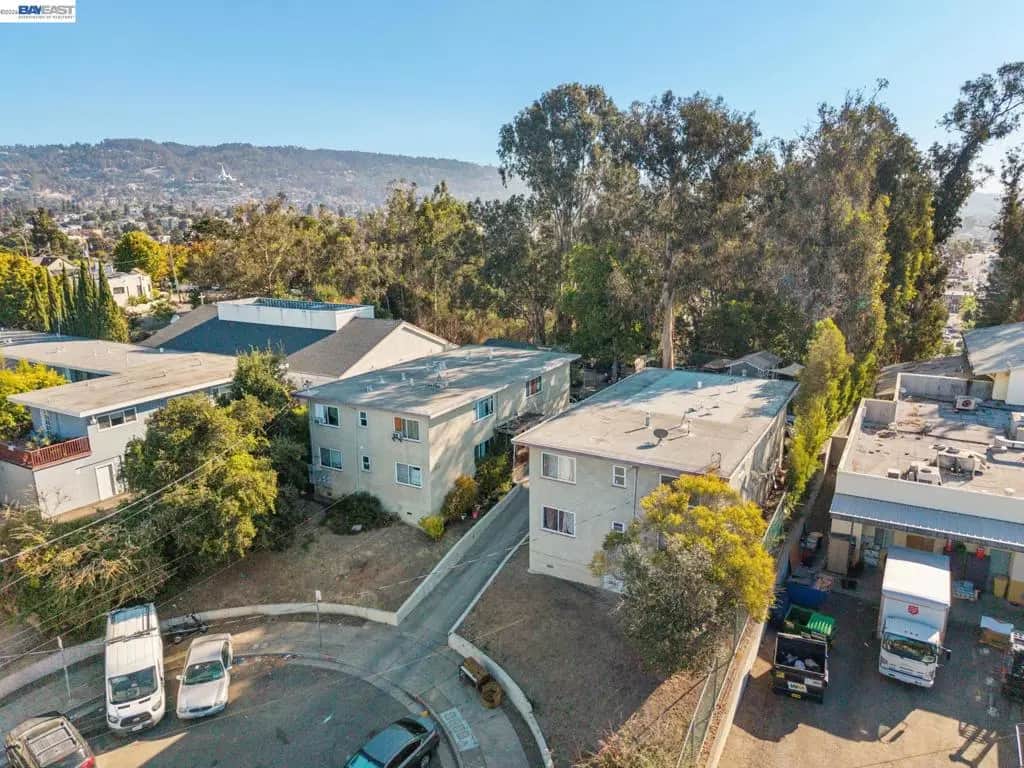 2820 GARDEN ST, Oakland, CA — listing photo 1