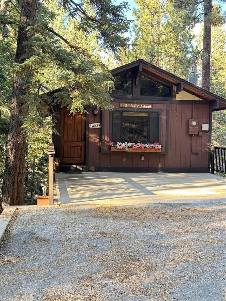 42934 Falls, Big Bear Lake, CA — listing photo 1