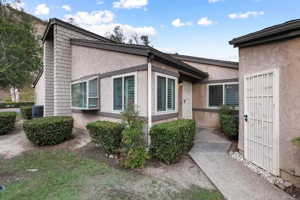5605 Adobe Falls Road A, San Diego, CA — listing photo 1