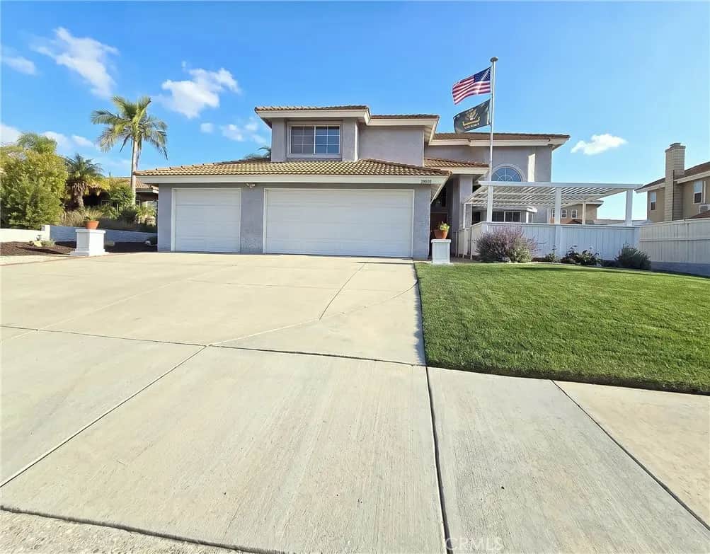 39800 Highbury, Murrieta, CA — listing photo 1