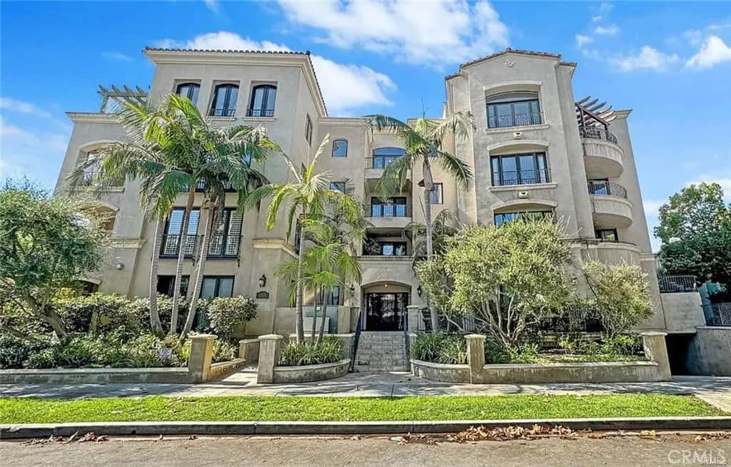 12050 Guerin Street 201, Studio City, CA — listing photo 1