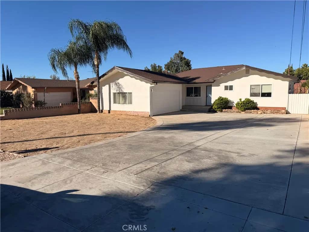1379 Palm Avenue, Beaumont, CA — listing photo 1