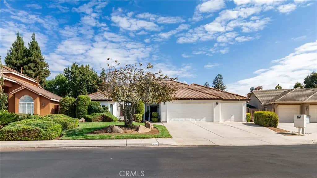 611 N Adler, Clovis, CA — listing photo 1