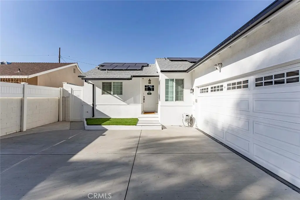 18955 Cantlay Street, Reseda, CA — listing photo 1