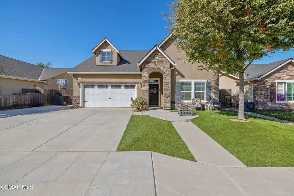 2488 La Canada Avenue, Clovis, CA — listing photo 1