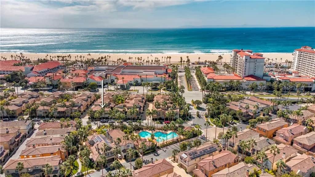 21335 Cieza, Huntington Beach, CA — listing photo 1