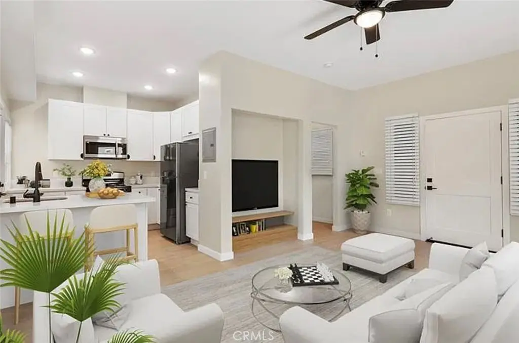 1220 E 1st St 5, Long Beach, CA — listing photo 1