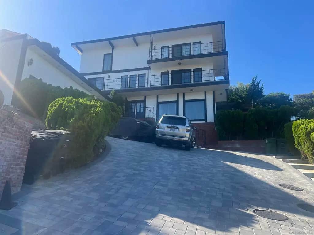 4515 Valley Ridge, View Park, CA — listing photo 1