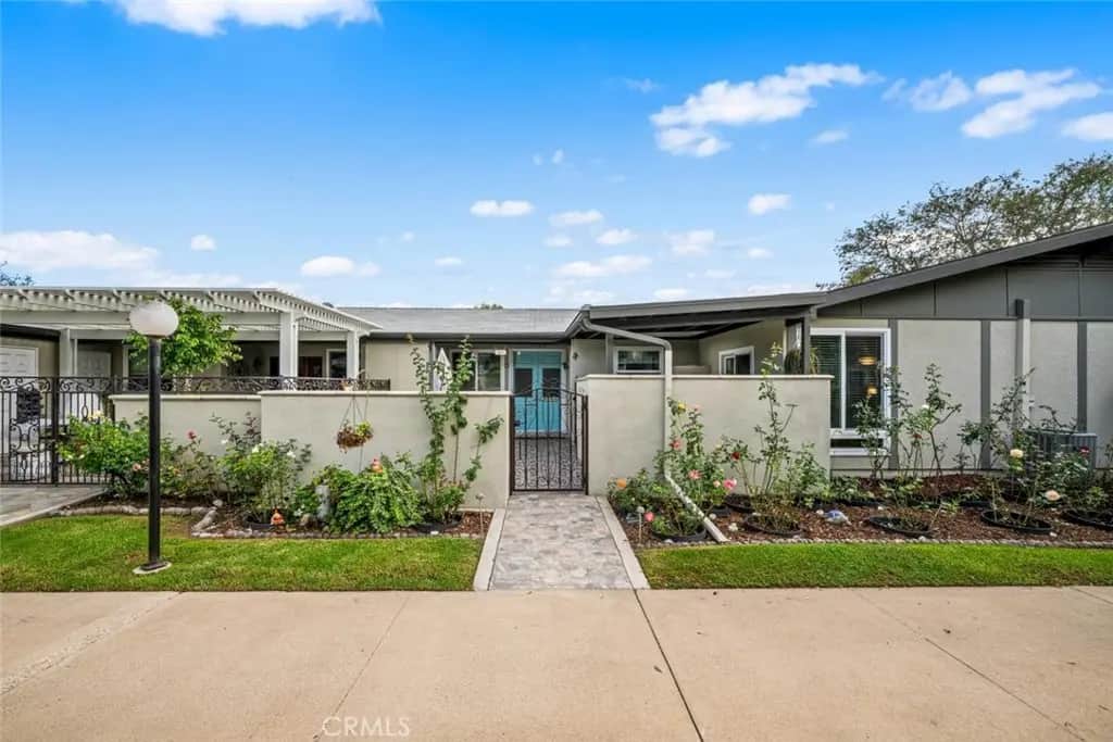 1851 McKinney Way 25B, Seal Beach, CA — listing photo 1